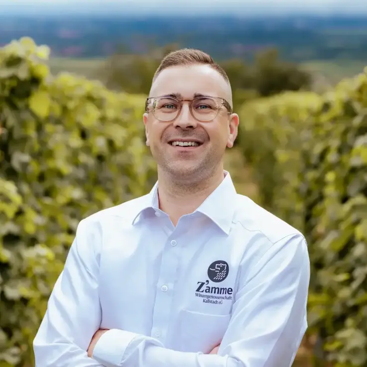 Oliver Huxel, Geschäftsführer der Winzergenossenschaft Kallstadt aus der Pfalz nach dem Relaunch der Website mit WordPress mit WooCommerce Shop mit SI Code